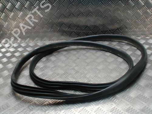 Used Rubber door seal DACIA SANDERO III 1.0 TCe 100 ECO-G (101 hp) 30523202