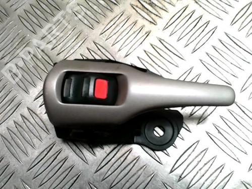 Venstre bagtil invendig håndtag Venstre bagtil invendig håndtag TOYOTA URBAN CRUISER (_P1_) 1.4 D-4D 4WD (NLP115_, NLP115R) (90 hp) 33851504 33851504