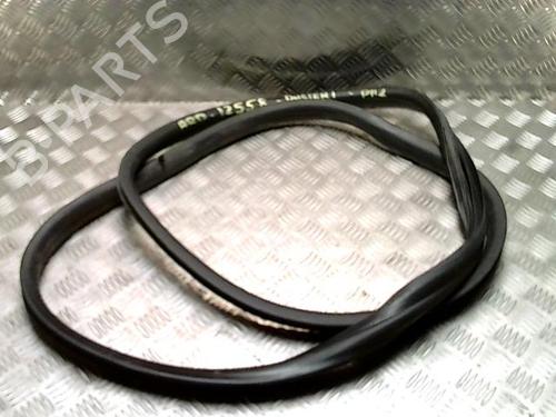 Used Rubber door seal DACIA DUSTER (HS_) 1.5 dCi (109 hp) 32388058