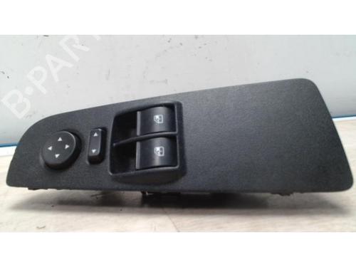 Used Left front window switch FIAT GRANDE PUNTO (199_) 1.4 T-Jet (199AXM1A, 199BXM1A, 199BXN1A) (120 hp) 30666460