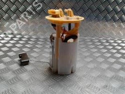Used Fuel pump RENAULT MEGANE IV Grandtour (K9A/M/N_) 1.5 Blue dCi 115 (K9A6) (116 hp) 25843647