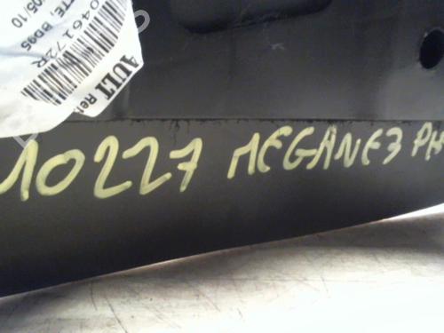 Middle console RENAULT MEGANE III Hatchback (BZ0/1_, B3_) 1.5 dCi | BP31231122I22