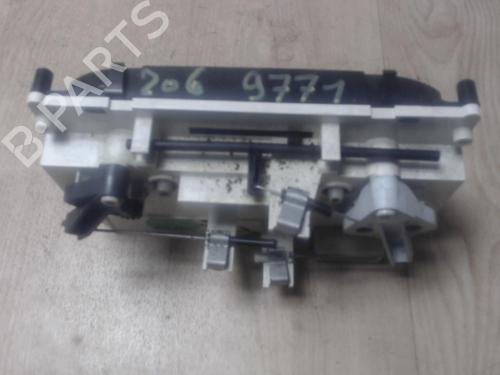 AC Styreenhet / Manøvreringsenhet PEUGEOT 206 Hatchback (2A/C) 1.6 16V (109 hp) 28800176