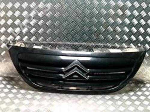 Used Grille CITROËN C3 I (FC_, FN_) 1.4 HDi (68 hp) 30379475