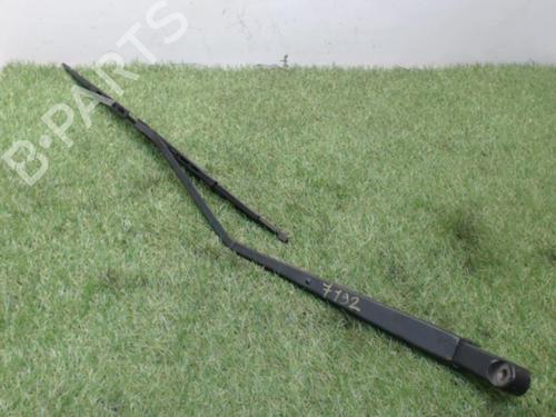 Used Front windshield wiper arm SUZUKI SWIFT III (MZ, EZ) 1.3 DDiS (RS413D) (69 hp) 25390195