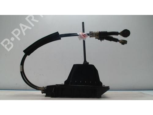 Used Gear lever RENAULT CLIO III (BR0/1, CR0/1) 1.5 dCi (BR17, CR17) (86 hp) 25418606
