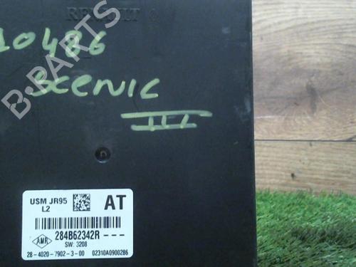 Used Fuse box RENAULT SCÉNIC III (JZ0/1_) 1.5 dCi (106 hp) 31231855