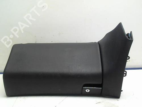Used Glove box MERCEDES-BENZ C-CLASS (W203) C 270 CDI (203.016) (170 hp) 25417909