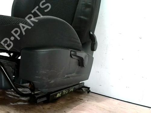 Right front seat PEUGEOT 5008 (0U_, 0E_) 1.6 HDi | BP25419531C16