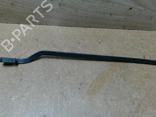 Used Front windshield wiper arm OPEL TIGRA (S93) 1.4 16V (F07) (90 hp) 29221653