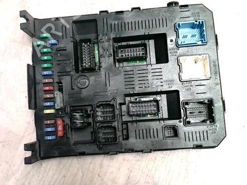 Fuse box CITROËN C5 II (RC_) 1.6 HDi (RC8HZB) | BP28013851E1 - Image 3