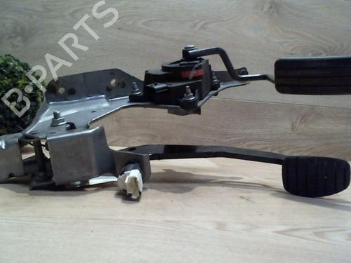 Used Pedal RENAULT CLIO III (BR0/1, CR0/1) 1.5 dCi (BR17, CR17) (86 hp) 25402117