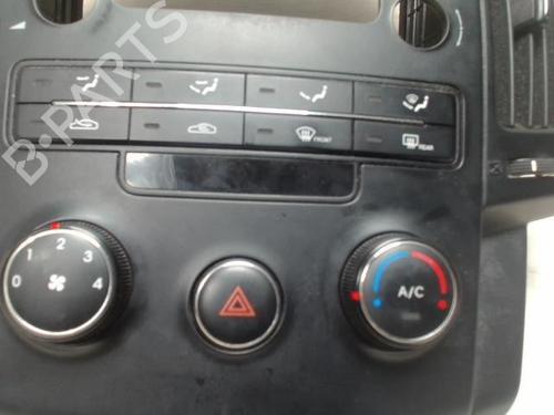 Used Middle console HYUNDAI i30 (FD) 1.6 CRDi (90 hp) 27931856