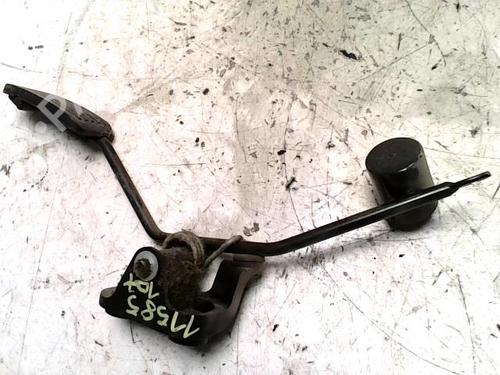 Pedal PEUGEOT 107 (PM_, PN_) 1.0 (68 hp) 27153945