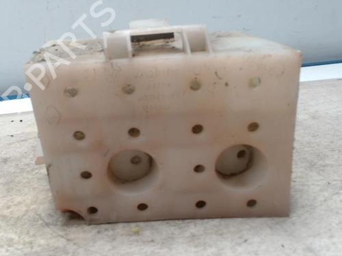 Used Rear bumper bracket Rear bumper bracket RENAULT CLIO III (BR0/1, CR0/1) 1.6 16V (BR05, BR0B, BR0Y, BR15, BR1J, BR1M, BR1Y, CR0B,... (112 hp) 28057966 28057966