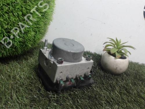 Used ABS pump DACIA SANDERO 1.2 16V (75 hp) 25393268