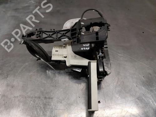 Vergrendeling links voor HYUNDAI TUCSON (TL, TLE) 1.6 GDi (132 hp) 30262984