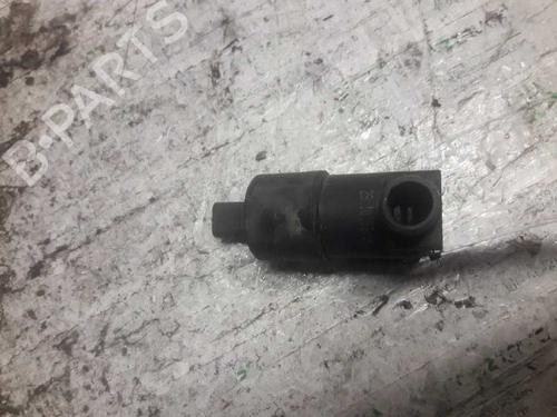 Used Washer pump RENAULT LAGUNA II Grandtour (KG0/1_) [2001-2007]  21471095