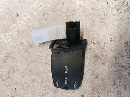 Used Steering wheel controls FORD FOCUS II (DA_, HCP, DP) 1.6 TDCi (109 hp) 21482468