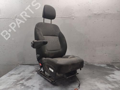 Sæde venstre fortil Sæde venstre fortil RENAULT TRAFIC III Van (FG_) 2.0 dCi 120 (FGMN) (120 hp) 33904499 33904499