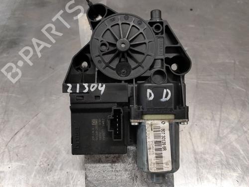 Used Right front window motor RENAULT MEGANE III Hatchback (BZ0/1_, B3_) 1.5 dCi (BZ09, BZ0D, BZ1W, BZ29, BZ14) (110 hp) 30095823