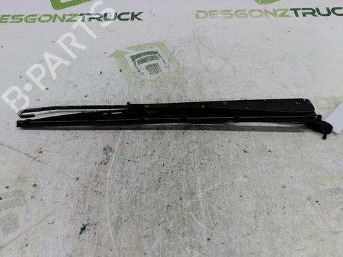 Used Front windshield wiper arm NISSAN TERRANO II (R20) [1992-2007]  21435078