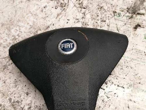 Used Driver airbag FIAT STILO (192_) 1.9 JTD (192_XE1A) (115 hp) 21477627