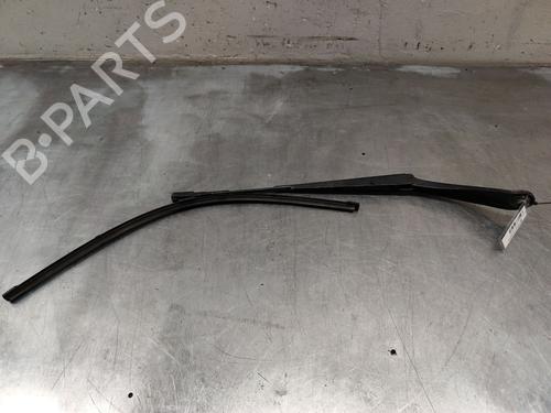 Used Front windshield wiper arm MERCEDES-BENZ GLA-CLASS (X156) GLA 200 (156.943) (156 hp) 31216170