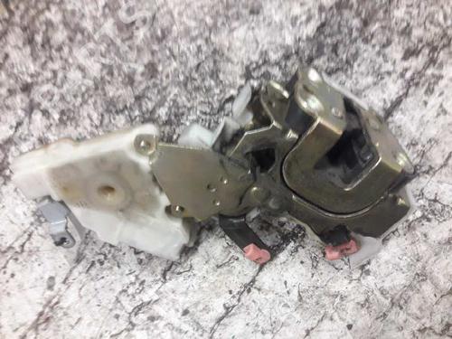 Venstre bagtil lås NISSAN ALMERA II Hatchback (N16) [2000-2025]  21461287