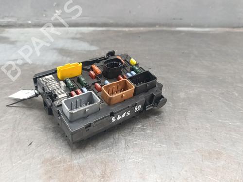 Used Fuse box Fuse box 39530851 39530851