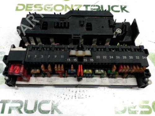 Used Fuse box BMW 3 (E46) 320 d (136 hp) 21427863