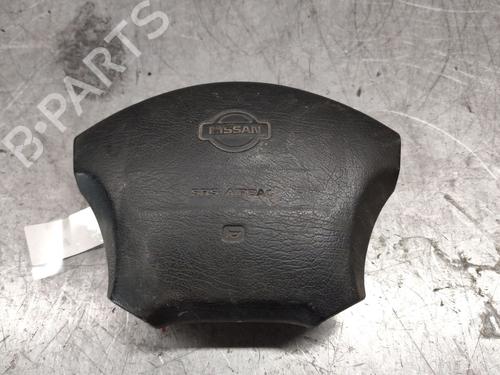 Used Driver airbag NISSAN PRIMERA Hatchback (P11) 2.0 TD (90 hp) 28689811
