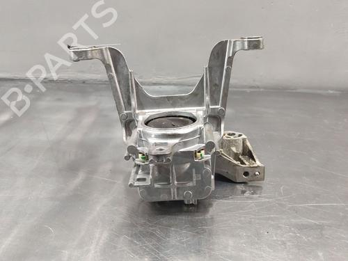 Used Engine mount MERCEDES-BENZ GLA (H247) GLA 200 d (247.712) (150 hp) 32280854
