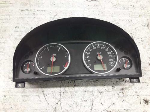 Used Instrument cluster FORD MONDEO III (B5Y) [2000-2007]  21459476