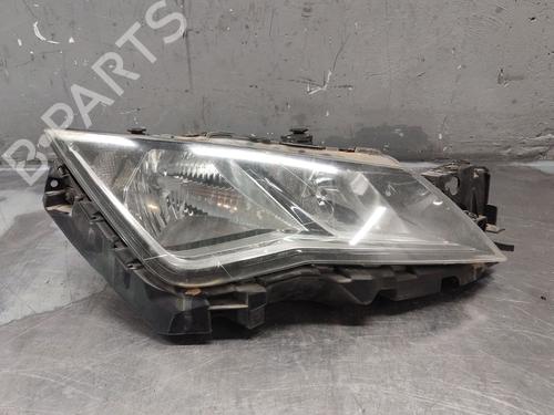 Used Right headlight Right headlight SEAT LEON (5F1) 1.6 TDI (105 hp) 35895904 35895904