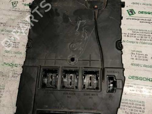 Used Fuse box RENAULT SCÉNIC II (JM0/1_) [2003-2010]  21475044
