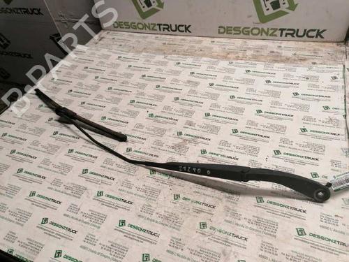 Used Front windshield wiper arm RENAULT MEGANE II (BM0/1_, CM0/1_) [2001-2012]  21475220