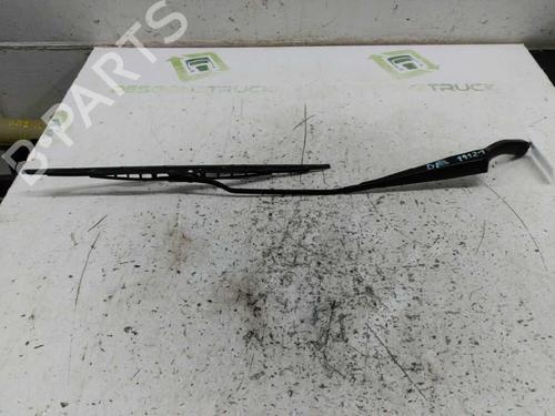 Used Front windshield wiper arm FORD MONDEO III Saloon (B4Y) [2000-2007]  21444029