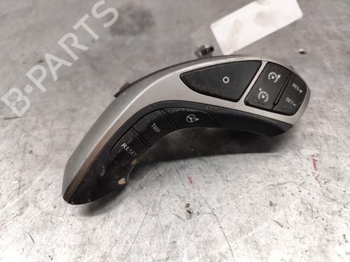 Used Steering wheel controls HYUNDAI i30 (GD) 1.6 CRDi (110 hp) 28621569