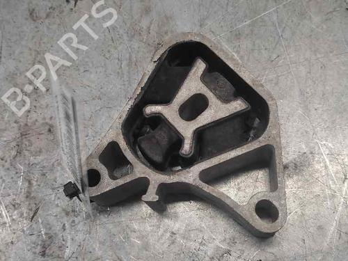 Used Engine mount MERCEDES-BENZ CLA Coupe (C117) CLA 200 CDI / d (117.308) (136 hp) 21415940