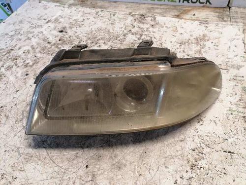 Venstre forlygte AUDI A4 B5 (8D2) 1.8 T (150 hp) 21479605