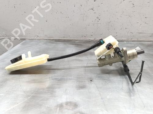 Used Brake master cylinder FORD FOCUS C-MAX (DM2) [2003-2007]  30897861