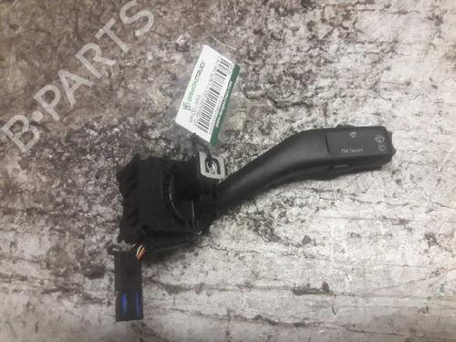 Used Steering column stalk VW GOLF V (1K1) [2003-2010]  21471657