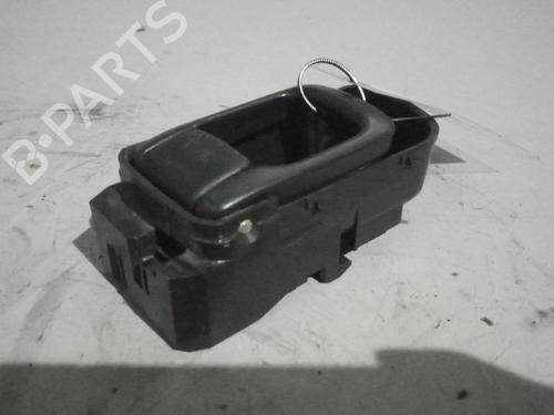 Venstre foran invendig håndtak NISSAN NT400 CABSTAR (F24M) 28.12, 32.12, 35.12 (F91AN, F24M) (122 hp) 27867036