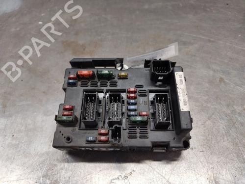 Used Fuse box Fuse box 21464097 21464097