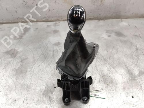 Used Gear lever FORD ECOSPORT 1.0 EcoBoost (125 hp) 28579553