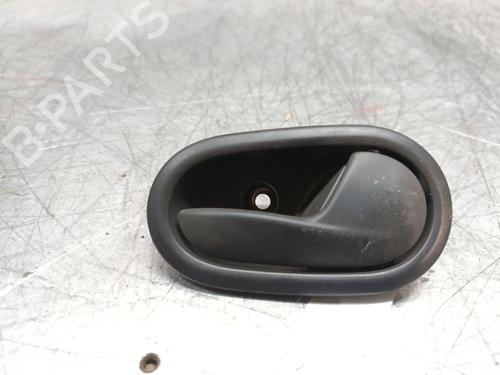 Used Front right interior door handle DACIA SANDERO II 1.2 (73 hp) 25772337