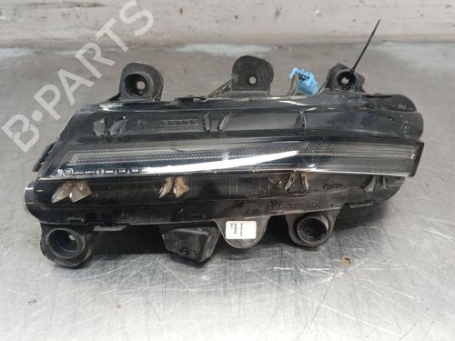 Used Right front fog light PEUGEOT 5008 II (MC_, MJ_, MR_, M4_) 1.5 BlueHDi 130 (MCYHZJ, MCYHZR, MCYHZX) (131 hp) 30878630
