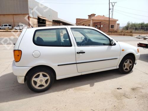 Right headlight VW POLO III (6N1) 75 1.6 | BP32340213C29 