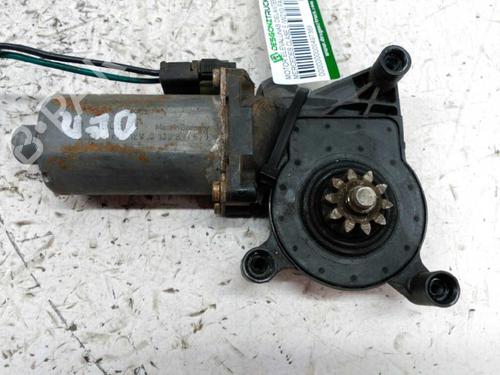 Right front window motor MERCEDES-BENZ E-CLASS T-Model (S210) E 200 T (210.235) 0130821670